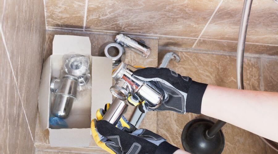 Professional gutter cleaning in Summersville, MO